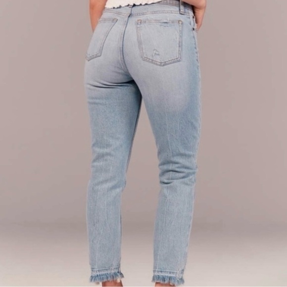 Abercrombie & Fitch Denim - Abercrombie High Rise Mom Jeans